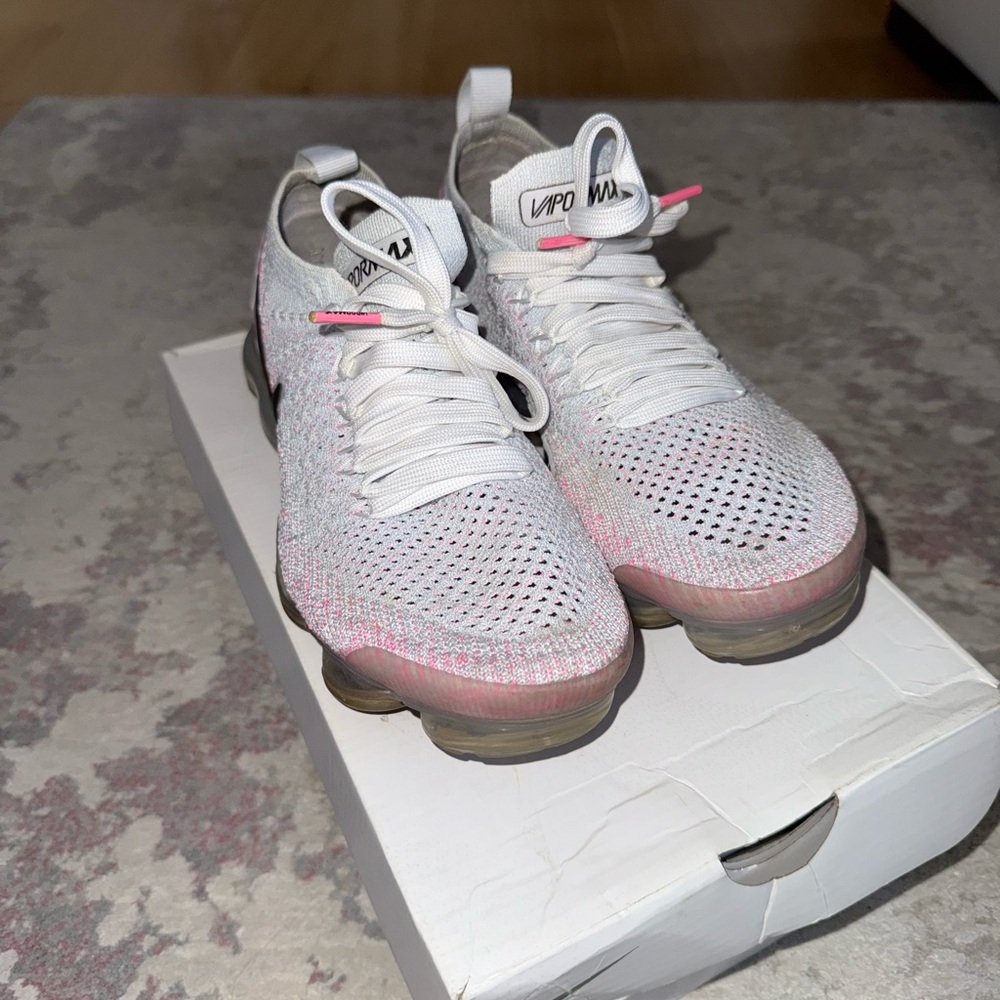 Nike White and Pink Sneakers with Breathable Knit